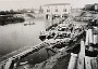 1938, lavori preparatori per la realizzazione del ponte provvisorio in legno al Bassanello. (Fabio Fusar)
